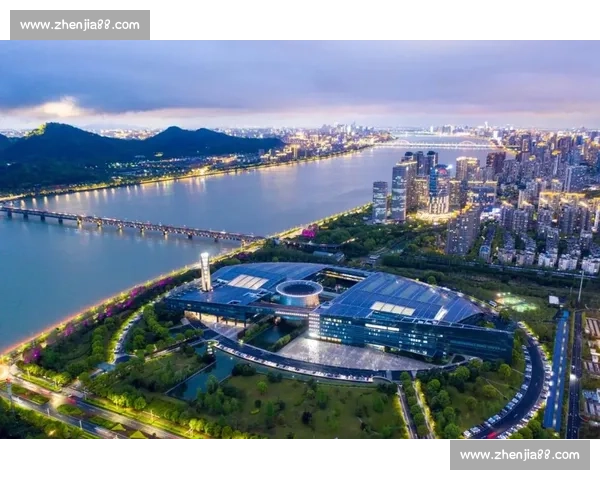 夜骑西湖：杭州青年的浪漫通勤美学